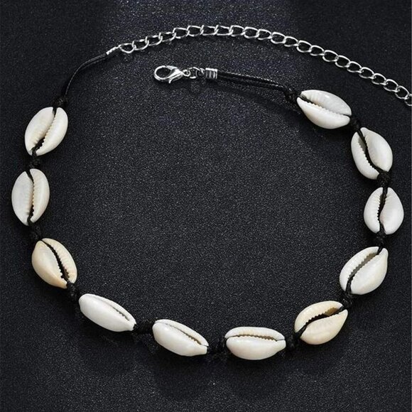 Shell Decor Necklace - Picture 2 of 2